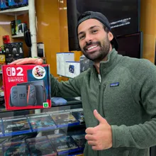 Cliente retirando o produto na loja Games Express SP